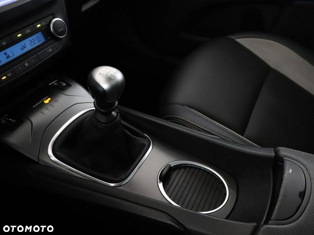 Toyota Avensis 2.0 D-4D Prestige - 28