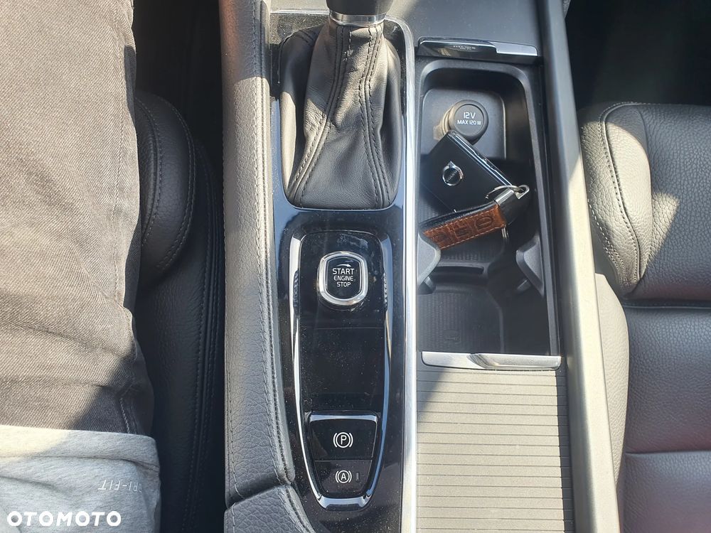 Volvo V90 D4 AWD Geartronic Inscription - 24