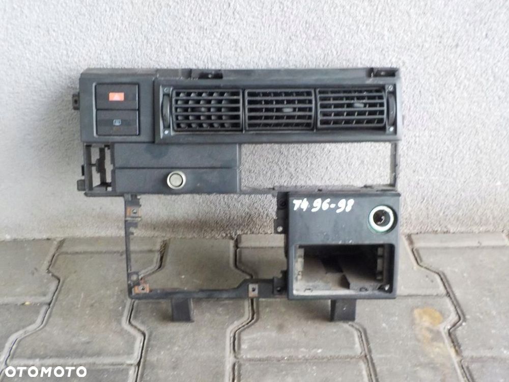 VW T4 96-98 PLASTIK DESKI KONSOLA ŚRODKOWA - 1