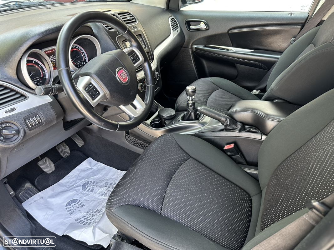 Fiat Freemont 2.0 M-Jet Urban - 19
