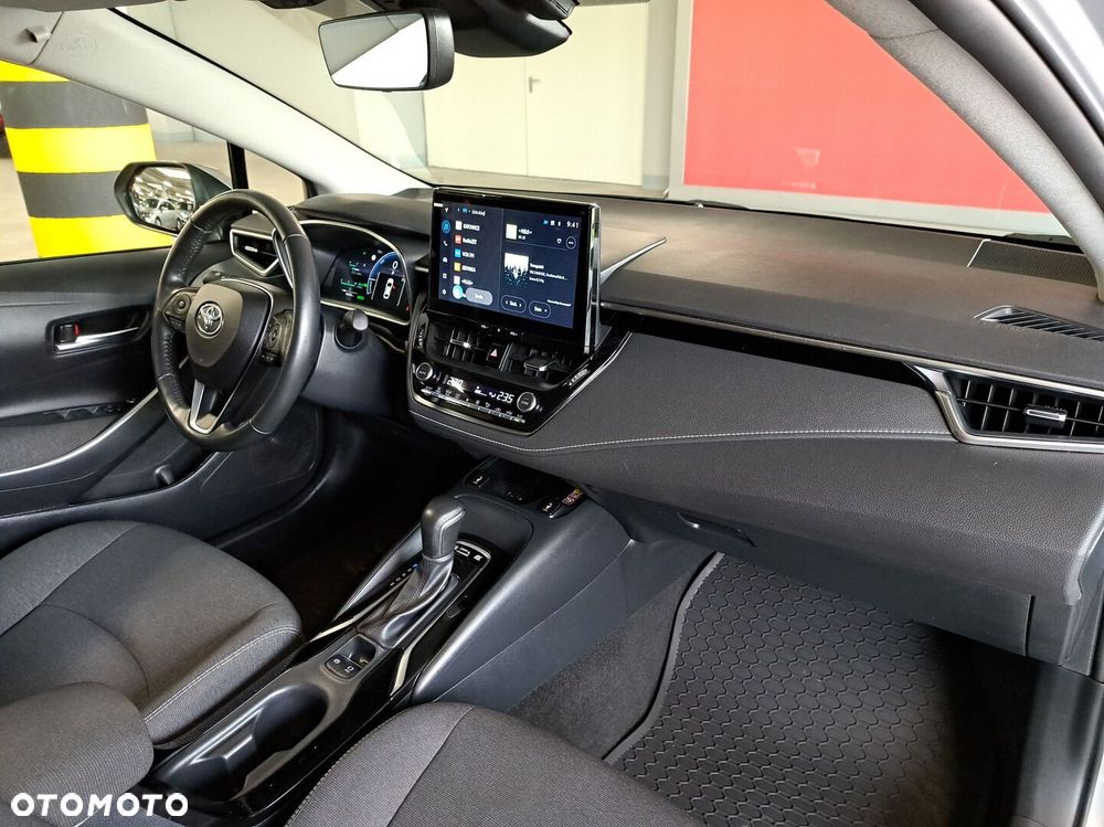 Toyota Corolla 1.8 Hybrid Comfort - 17