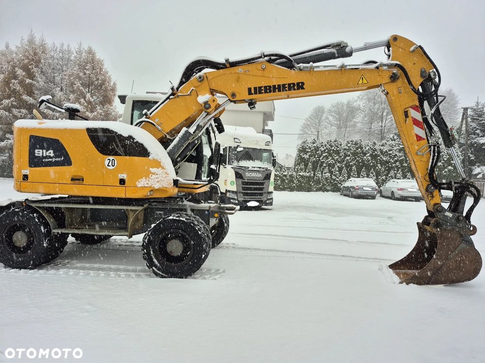 Liebherr A914