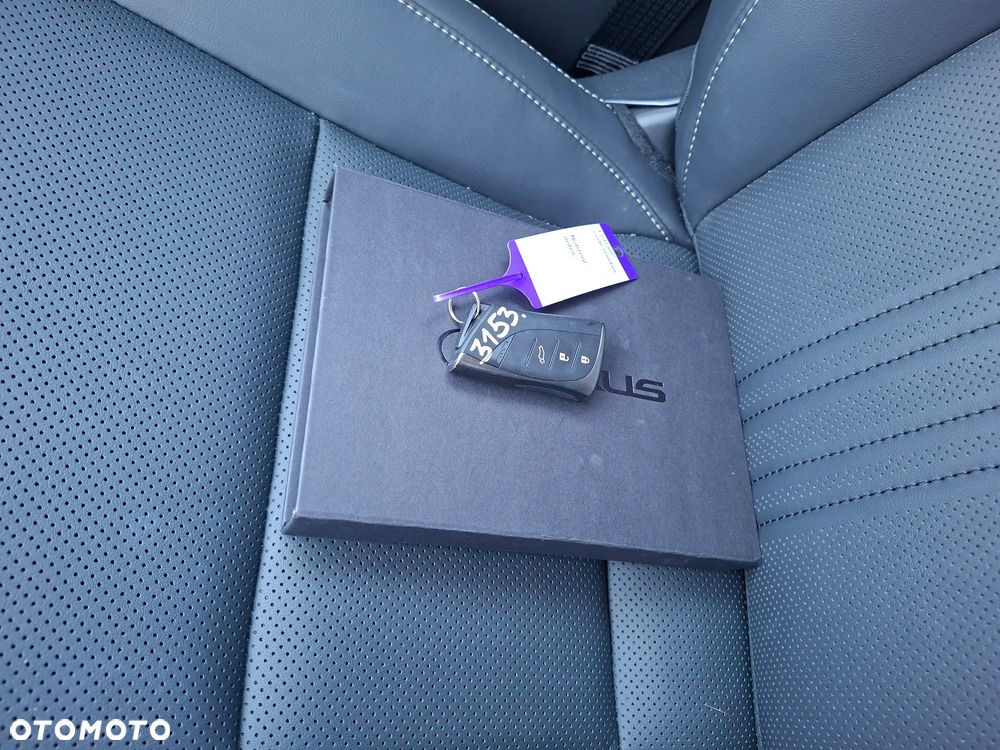 Lexus NX 2025