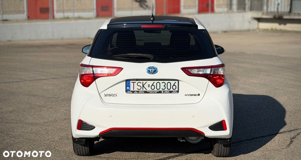Toyota Yaris Hybrid 100 Premium - 12