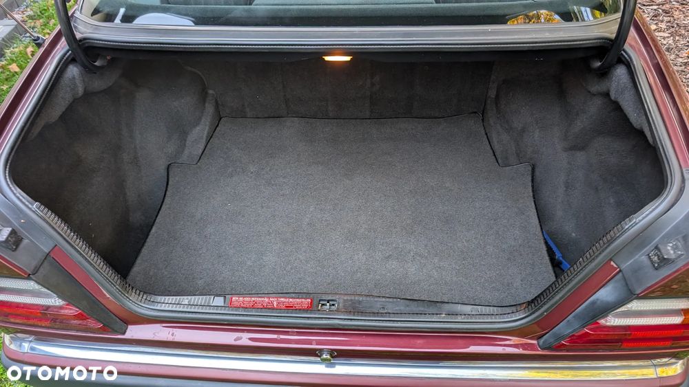 Mercedes-Benz W124 (1984-1993) - 24