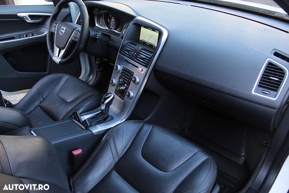 Volvo XC 60 D4 Geartronic Summum - 12