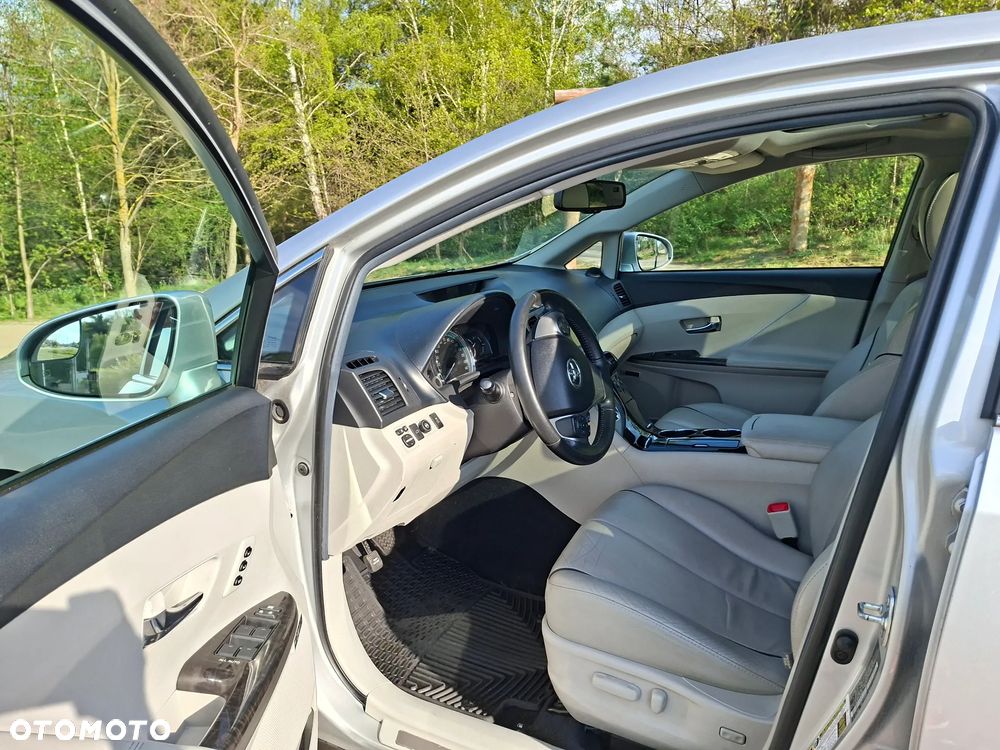 Toyota Venza 3.5 V6 AWD - 10