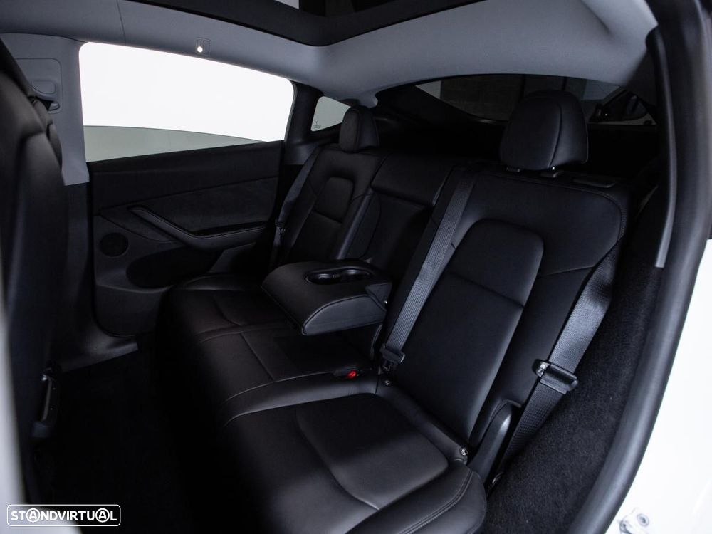 Tesla Model Y RWD - 12