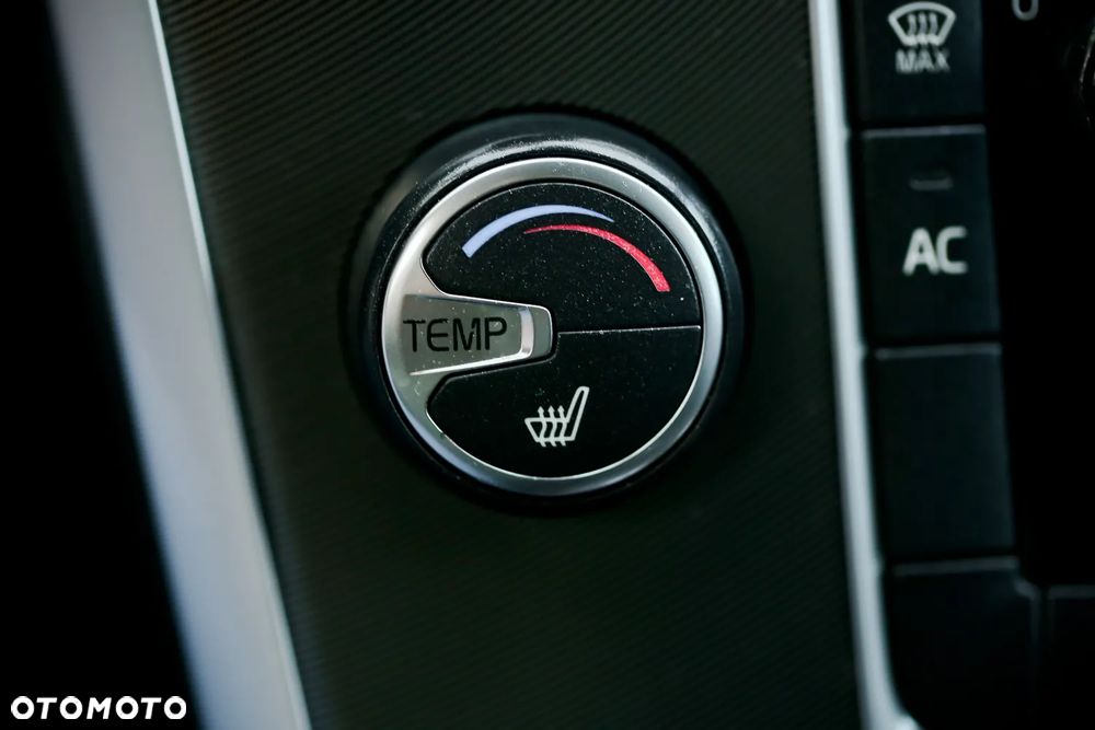 Volvo XC 60 DRIVe R Design - 32
