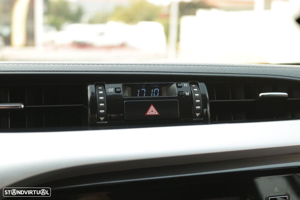 Toyota Hilux 2.4 D-4D 4WD CD CM - 48