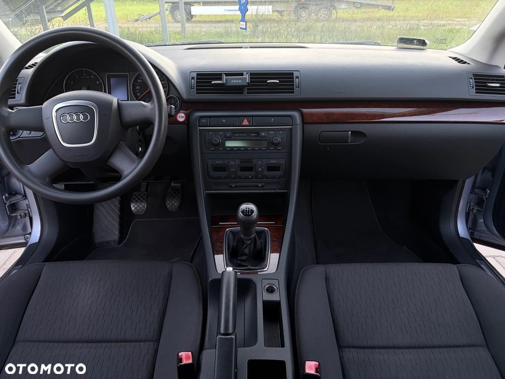 Audi A4 Limousine - 17