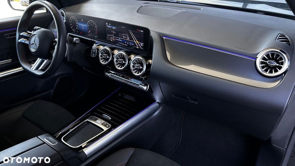 Mercedes-Benz GLA 200 AMG Line - 21