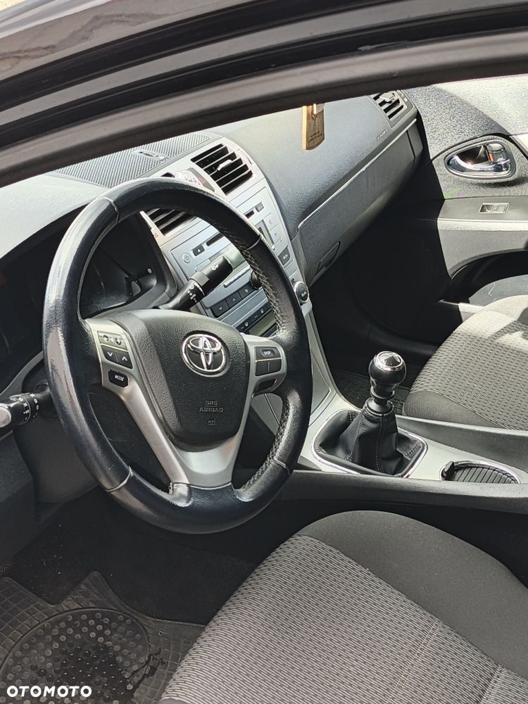 Toyota Avensis - 6