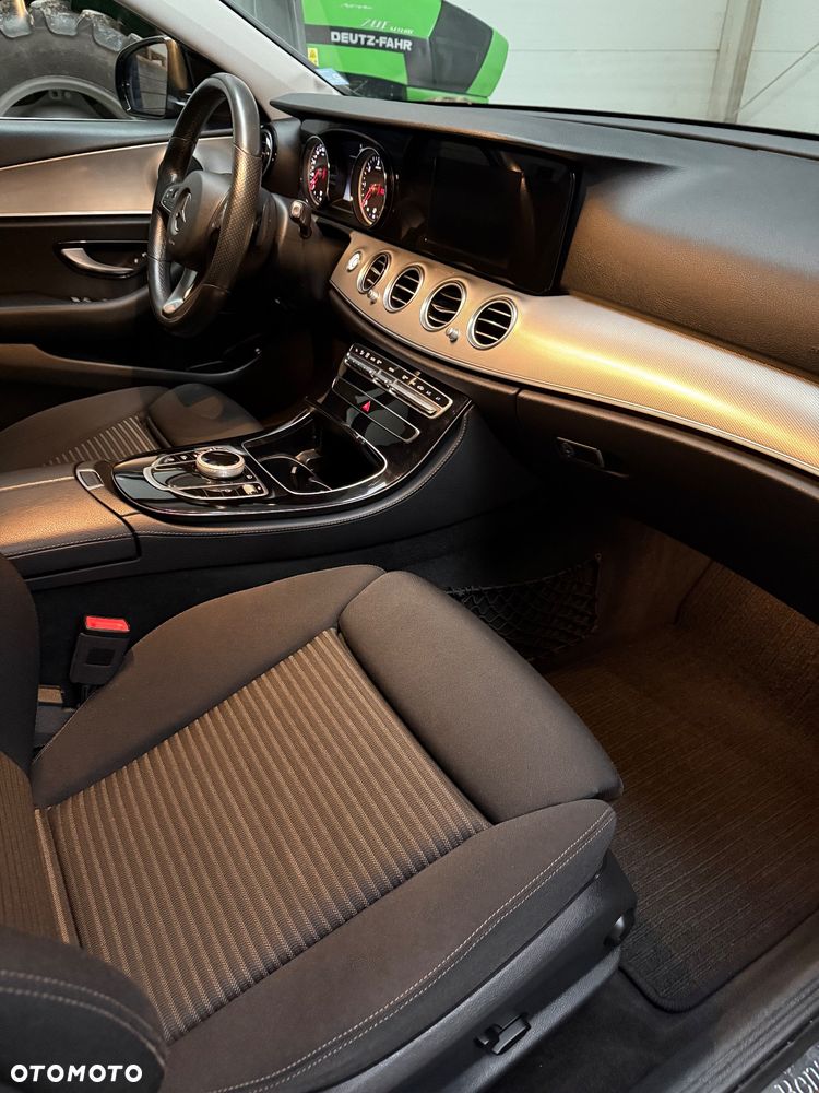 Mercedes-Benz Klasa E 220 d 4-Matic 9G-TRONIC - 7