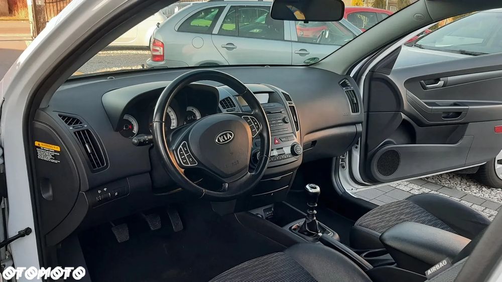 Kia Ceed 1.6 Optimum + - 19