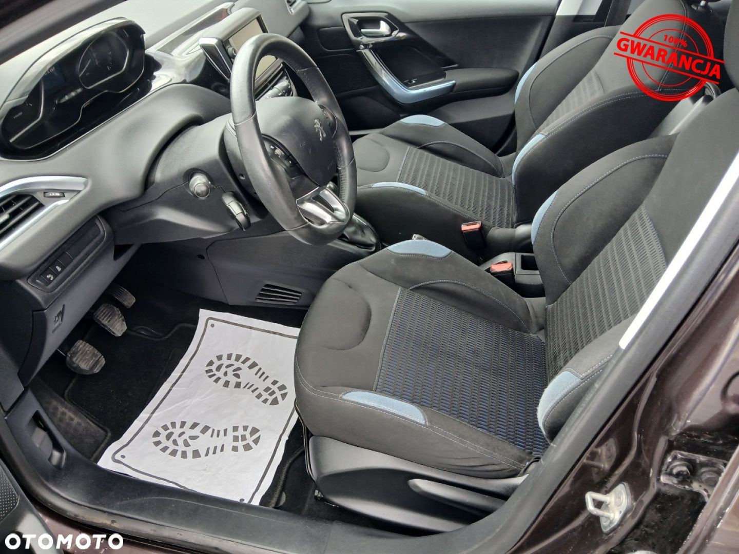 Peugeot 208 - 15
