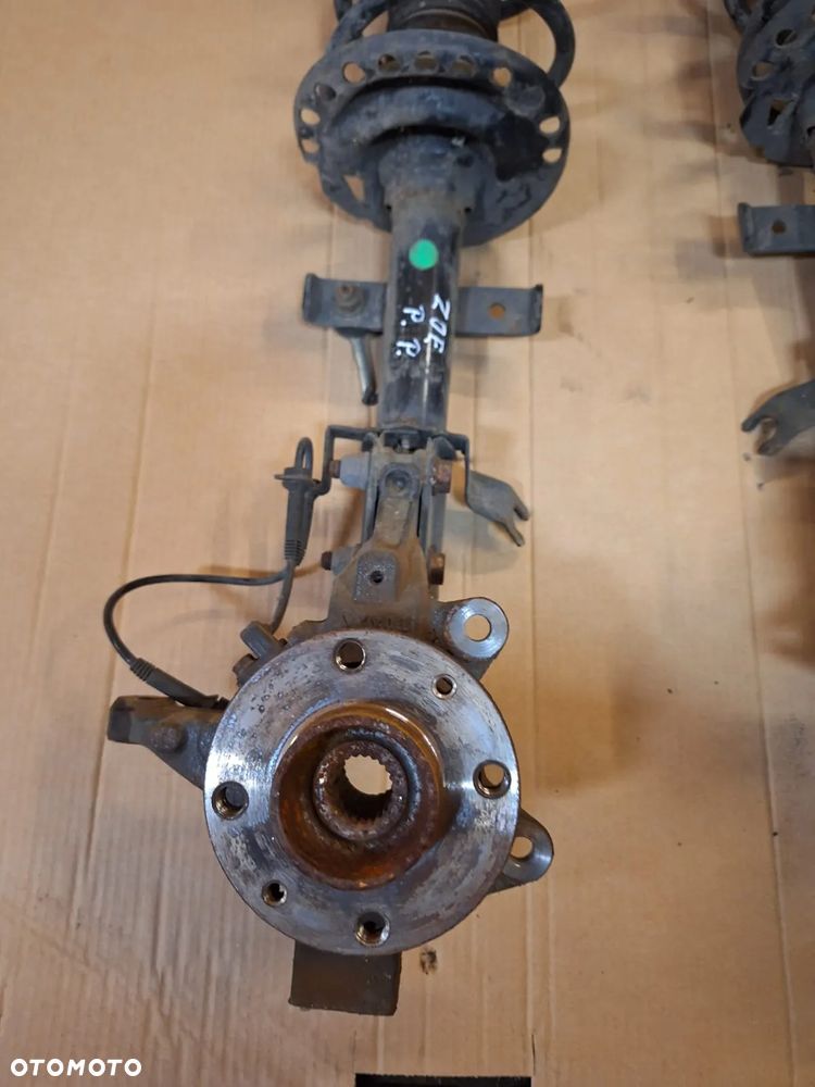 Zwrotnica Macperson Kopyto prawa lewa przednia renault zoe - 3