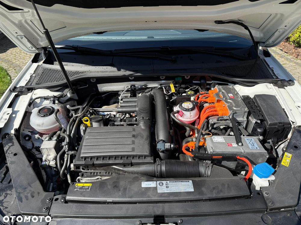 Volkswagen Passat - 36