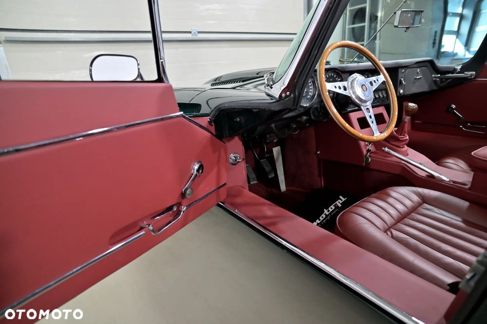 Jaguar E-Type - 22