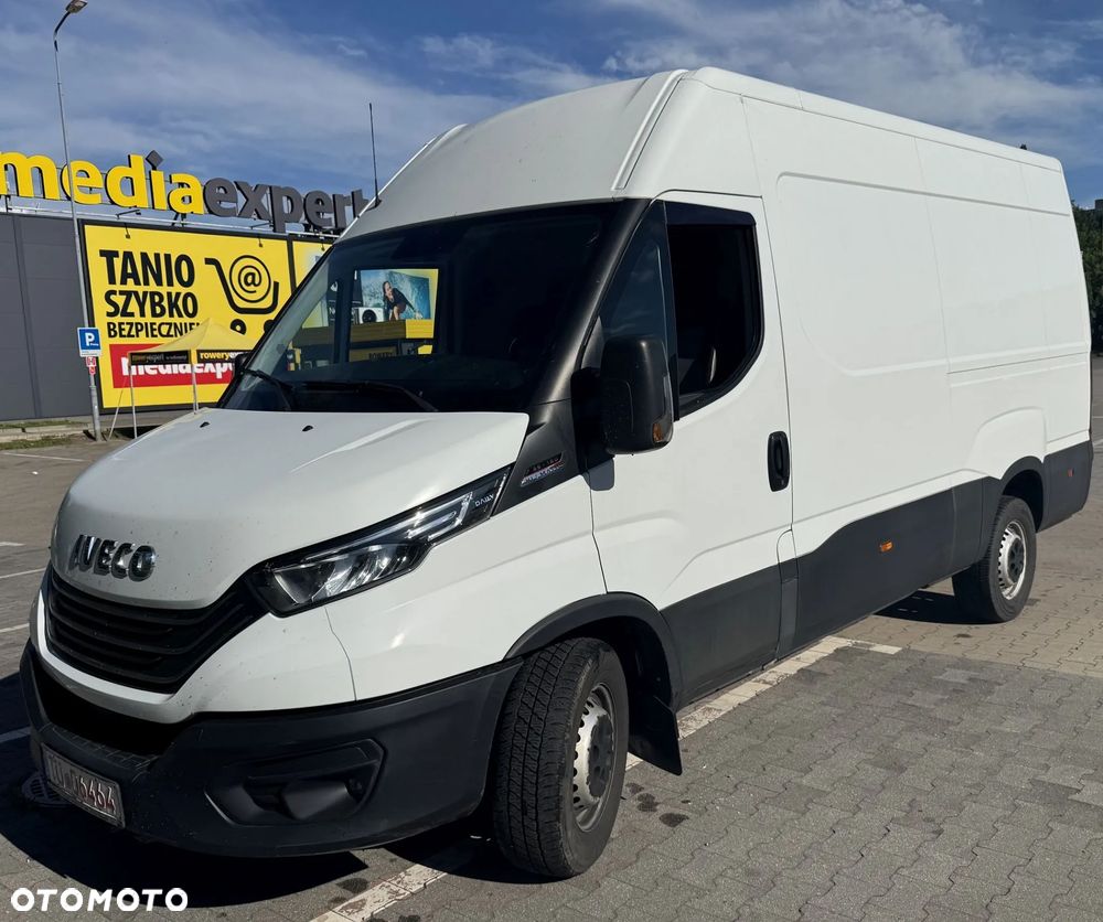 Iveco 3.0 Daily 35S18 hak CarPlay 12m3 średni LED Hi-Matic - 3