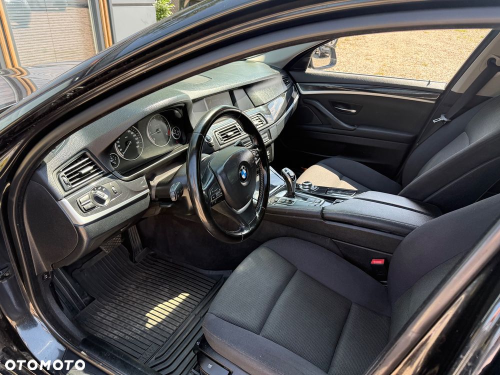BMW Seria 5 520d Sport-Aut - 19