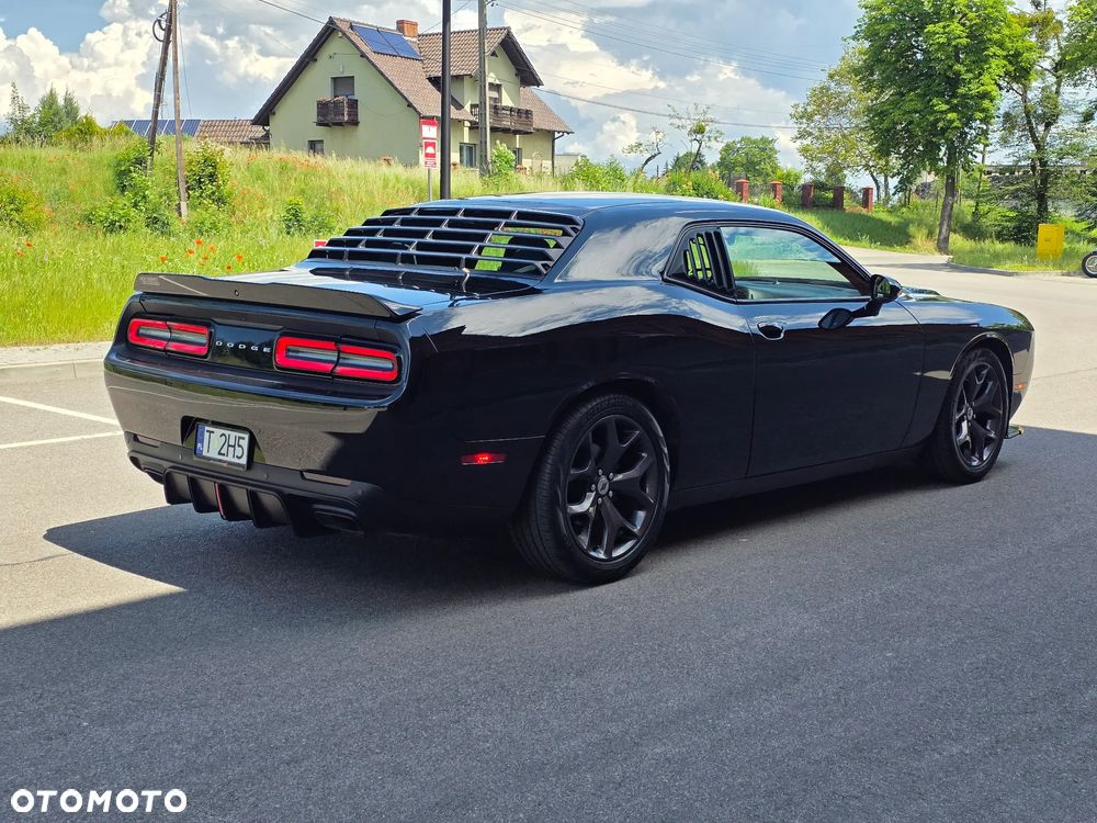 Dodge Challenger - 5