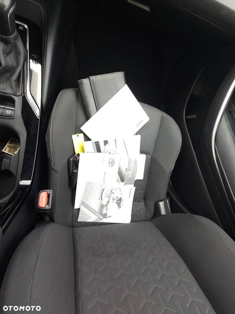 Toyota Corolla 2.0 Hybrid GR Sport - 32