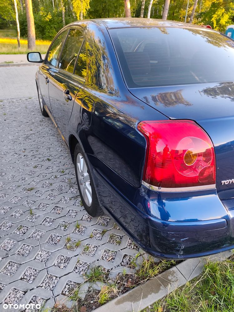 Toyota Avensis 1.6 VVT-i Luna - 6