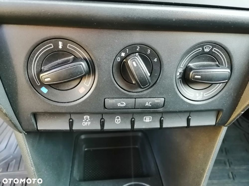 Skoda RAPID - 11