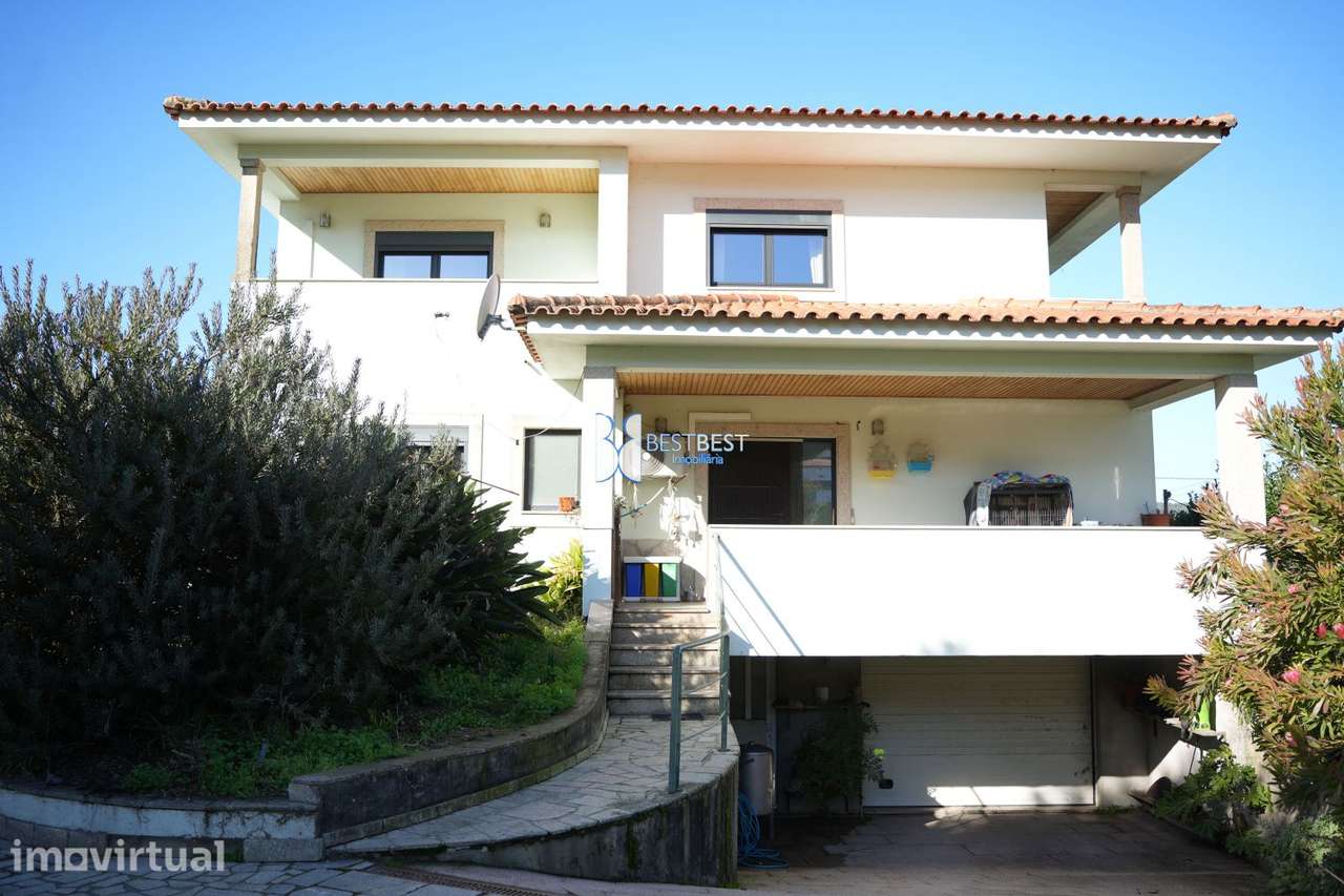 MORADIA T4 COM PISCINA E TERRENO, SEZURES, FAMALICÃO - Grande imagem: 3/33