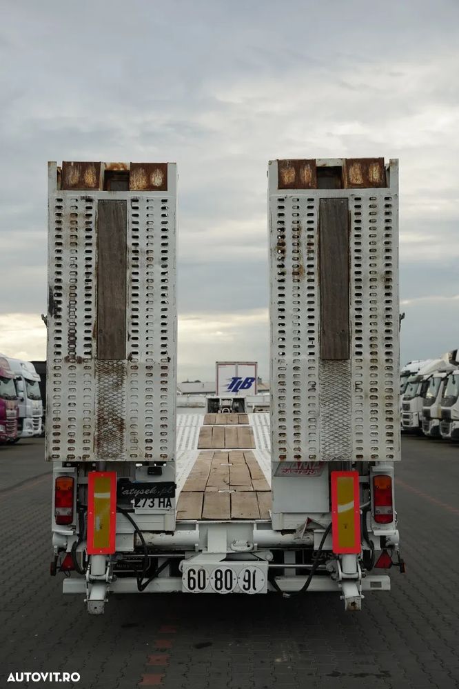 Altul REMORCA AUTO AMC CASTERA / ÎNCĂRCARE JOSĂ / 13,5 M / TABEL HIDRAULIC / TABELE HIDRAULICE / AX DE DIRECȚIE / TRONCIU - 15