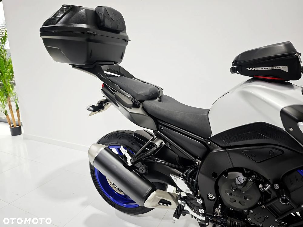 Yamaha FZ - 9