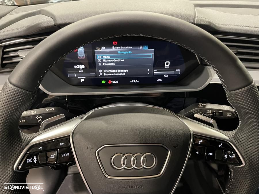 Audi Q8 e-Tron 55 quattro S line - 16