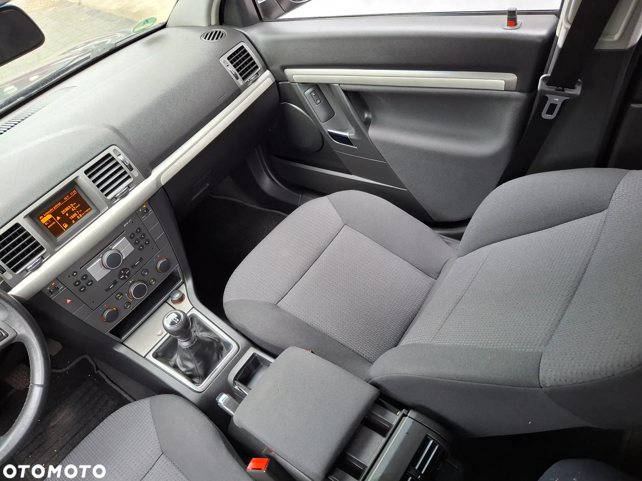 Opel Vectra 1.8 Caravan - 24