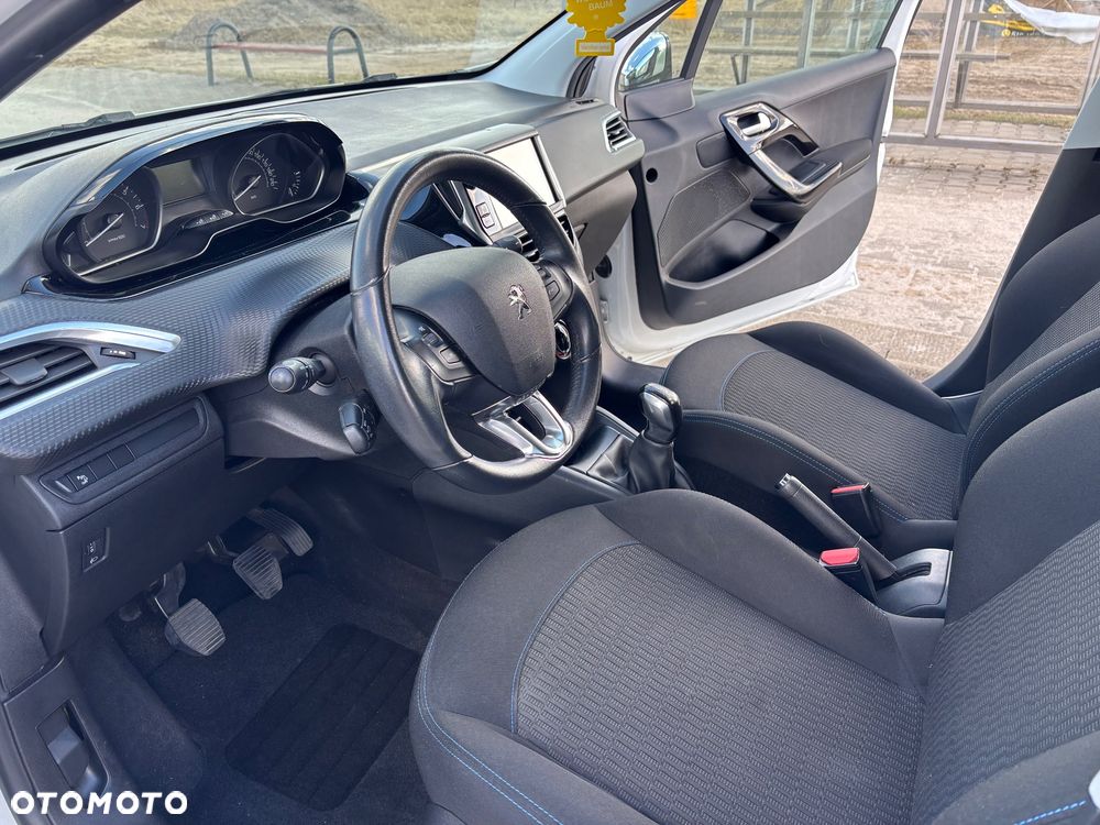 Peugeot 208 1.2 PureTech Style - 21
