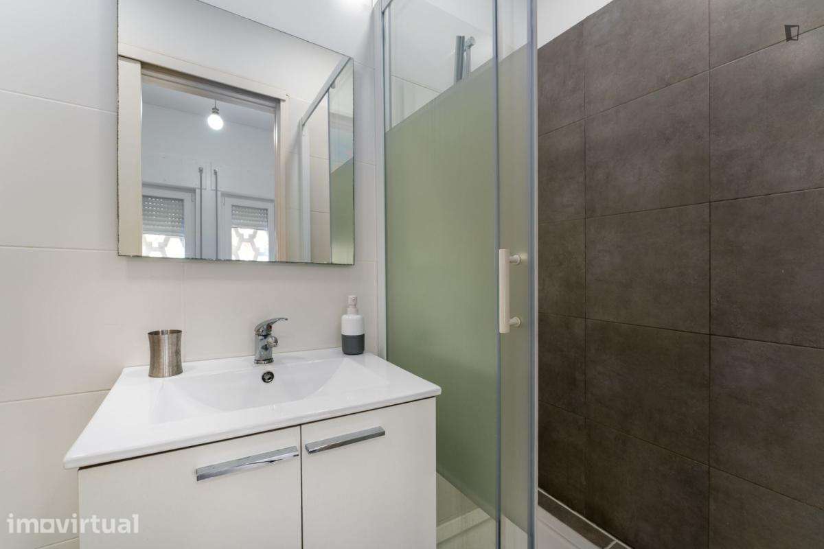 Quarto - localizado em Telheiras Lisbon - Grande imagem: 2/8