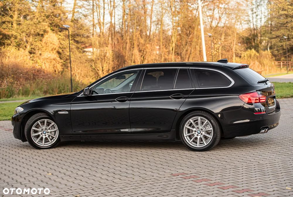 BMW Seria 5 525d Touring - 10