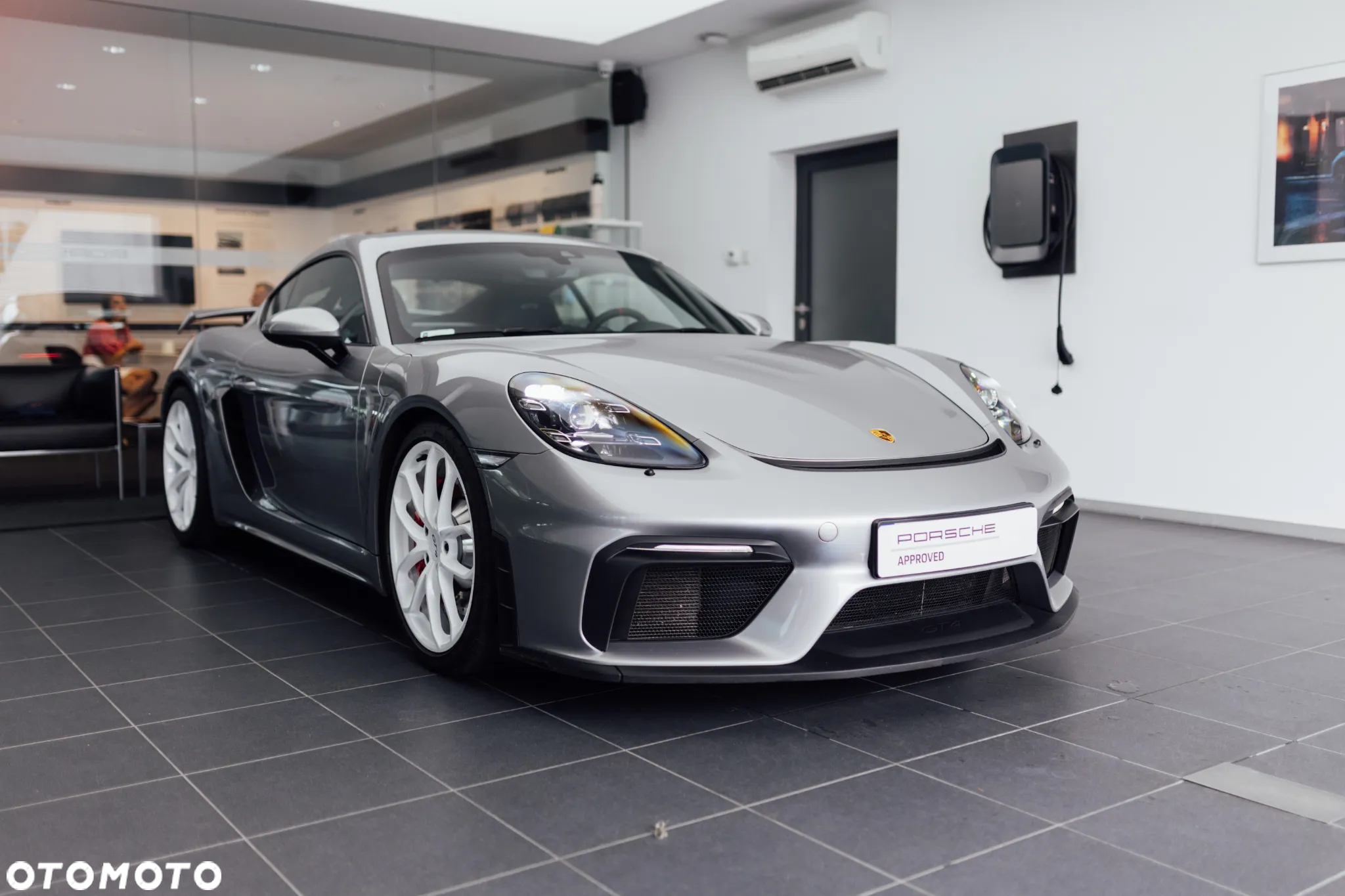Porsche 718 Cayman GPF GT4 - 9