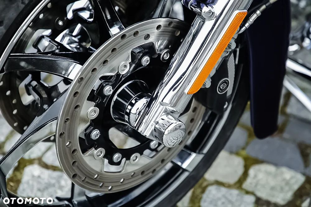 Harley-Davidson Touring Street Glide - 18