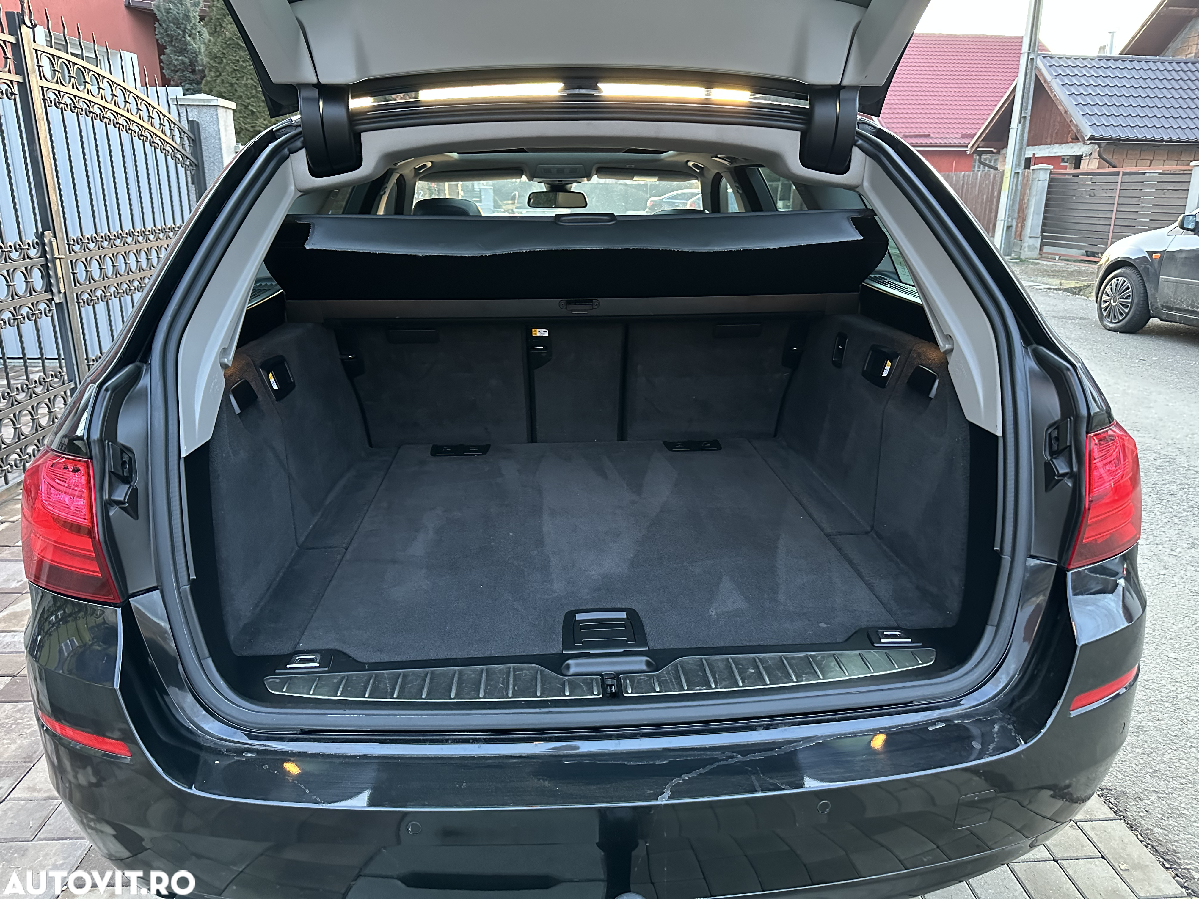 BMW Seria 5 520d Touring Aut. Luxury Line - 13