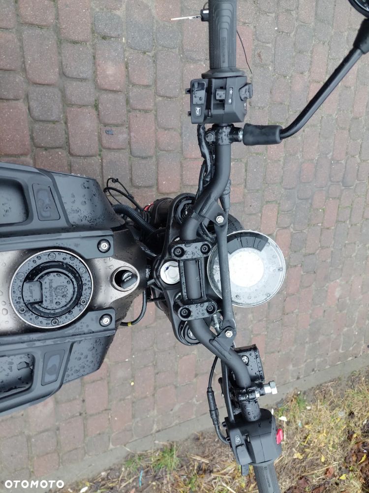 Husqvarna Svartpilen - 9