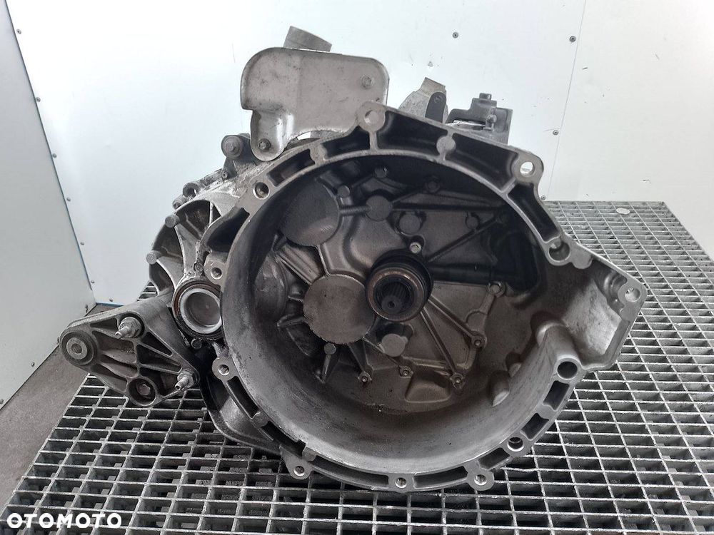 SKRZYNIA BIEGÓW MANUALNA FORD FOCUS III BV6R7002LJ 1.6 16V - 1
