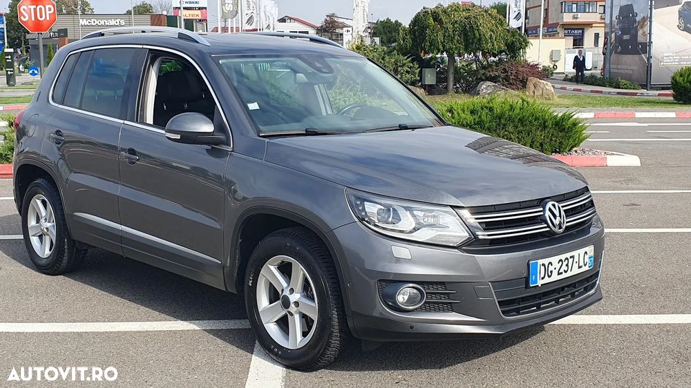 Volkswagen Tiguan 2.0 TDI DPF BlueMotion Technology Lounge Sport & Style - 19