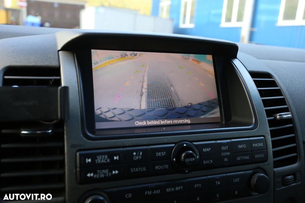 Nissan Pathfinder 2.5 dCi Premium - 29