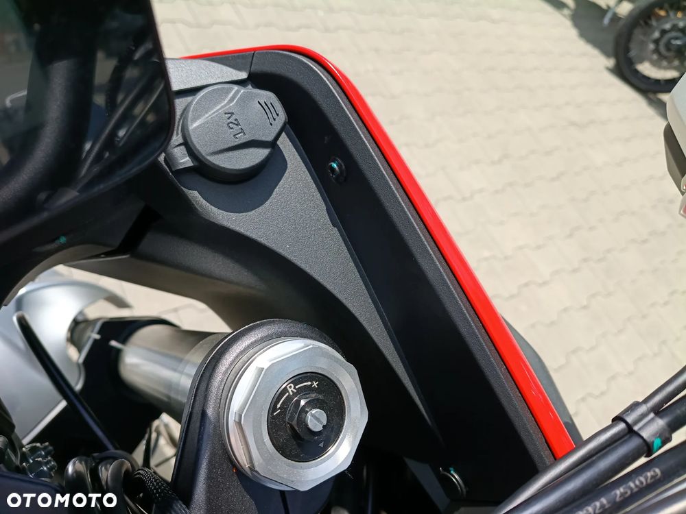 QJMOTOR SRT 600SX - 12