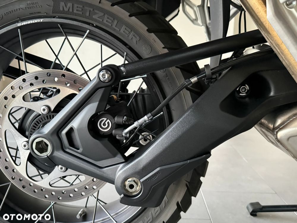 Triumph Tiger - 32