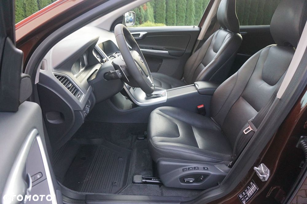 Volvo XC 60 D4 Geartronic Summum - 11