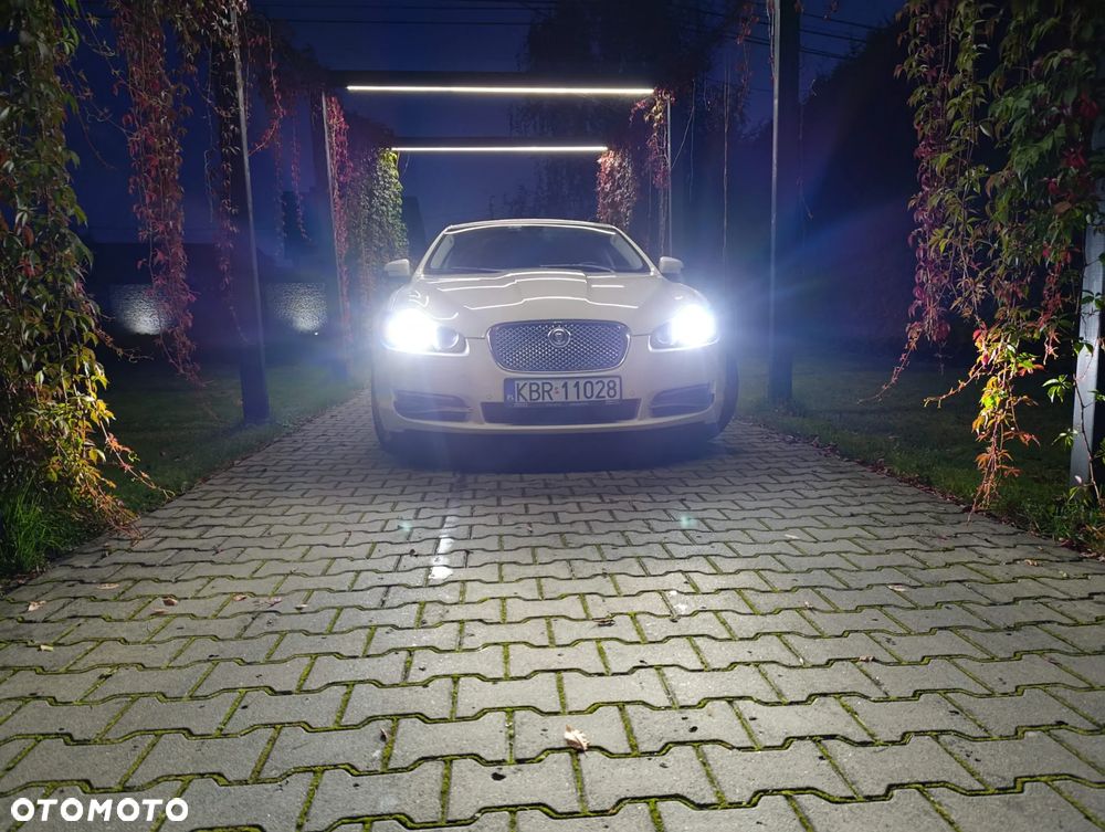 Jaguar XF 4.2 SV8 - 9