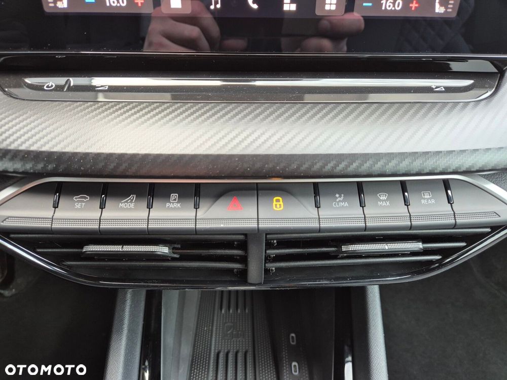 Skoda Octavia 2.0 TDI Sportline DSG - 33