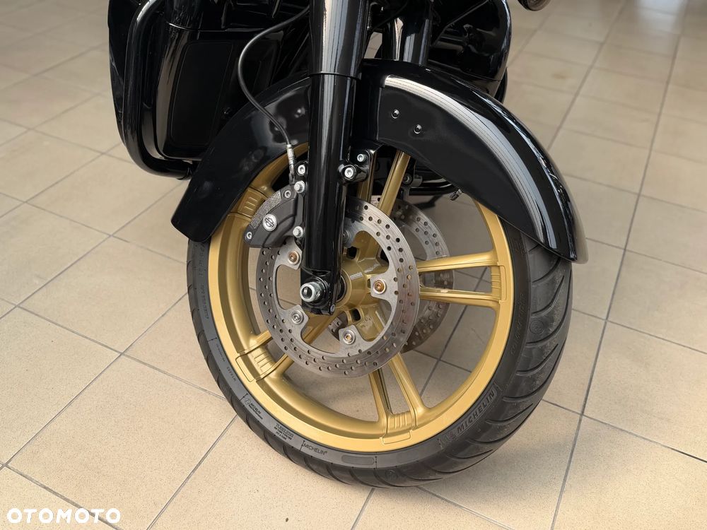 Harley-Davidson Touring Road Glide - 28